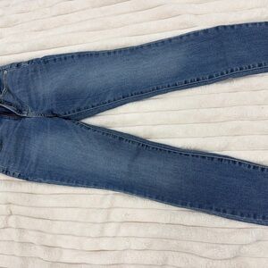 Universal Thread Women's Straight Leg Jeans in Blue